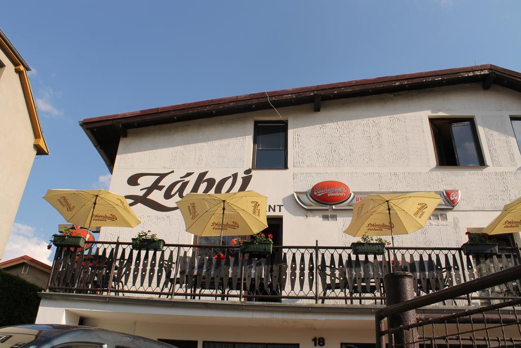 Zaboj Restaurant Hotel Karlovy Vary Luaran gambar